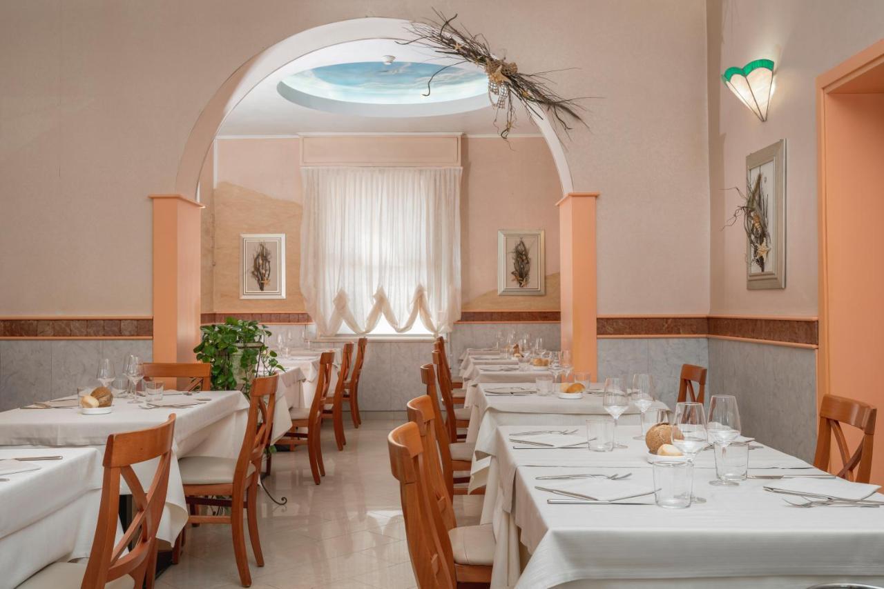 Albergo Ristorante Pozzi Bellaria-Igea Marina Exteriér fotografie