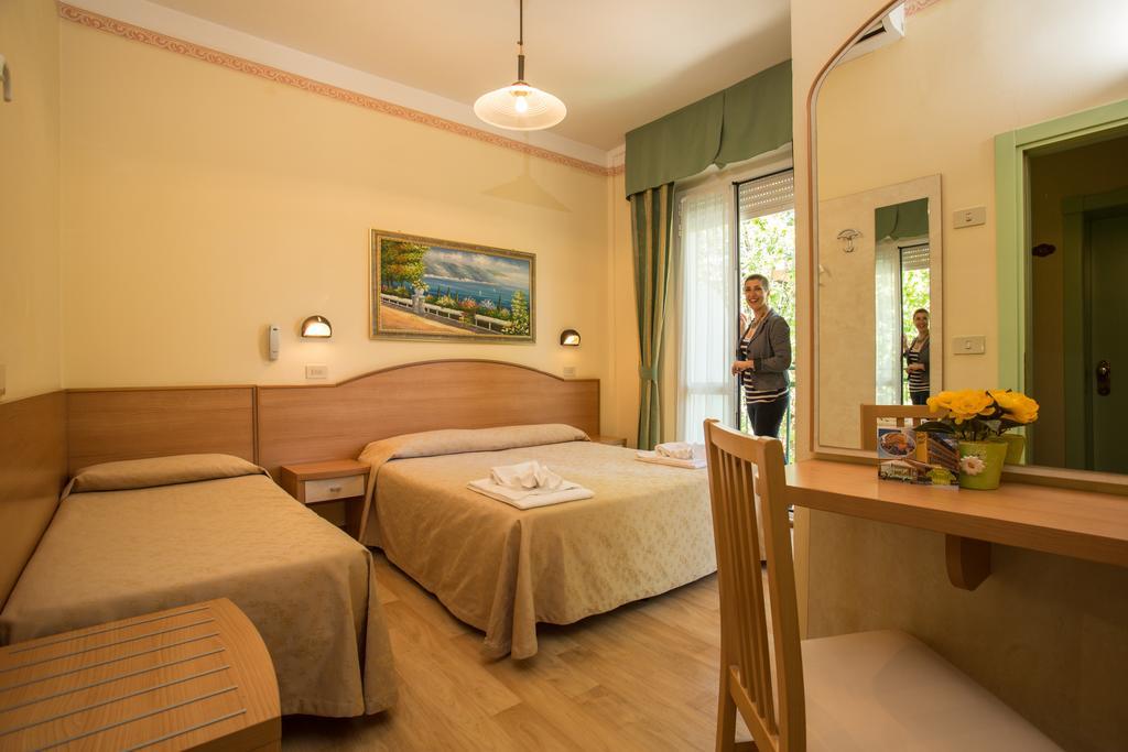 Albergo Ristorante Pozzi Bellaria-Igea Marina Exteriér fotografie